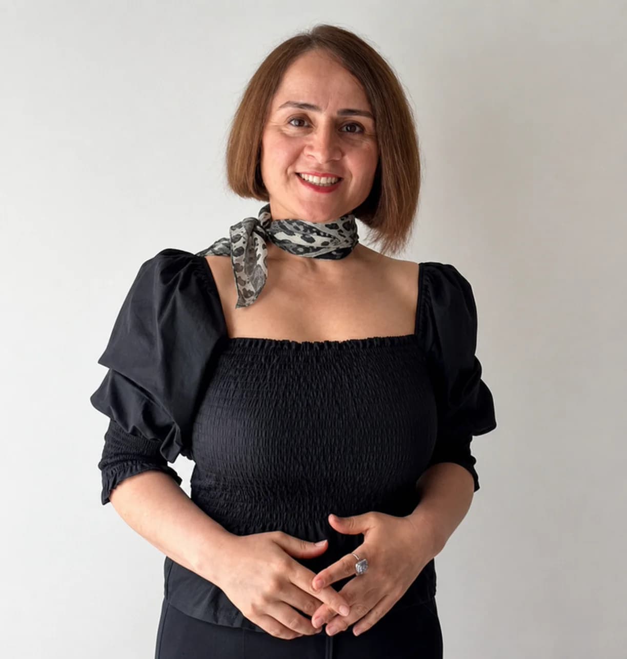 Özlem Aydil'in doğal profesyonel portresi